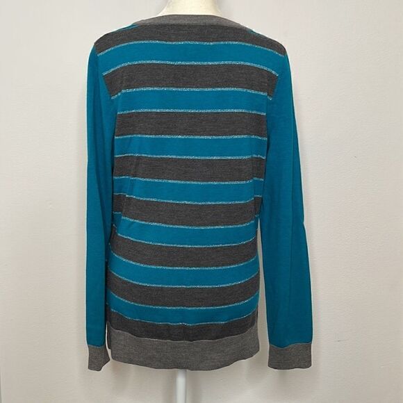 Banana Republic merino wool sweater.  Size medium.  Metallic silver threads. - Picture 3 of 5